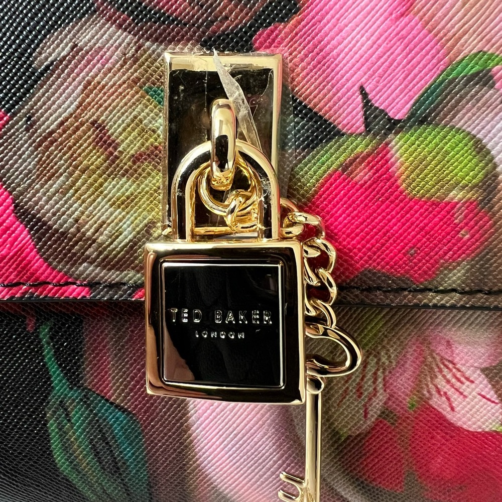 Ted Baker Lock & Key Crossbody Bag NWT - Picture 13 of 13